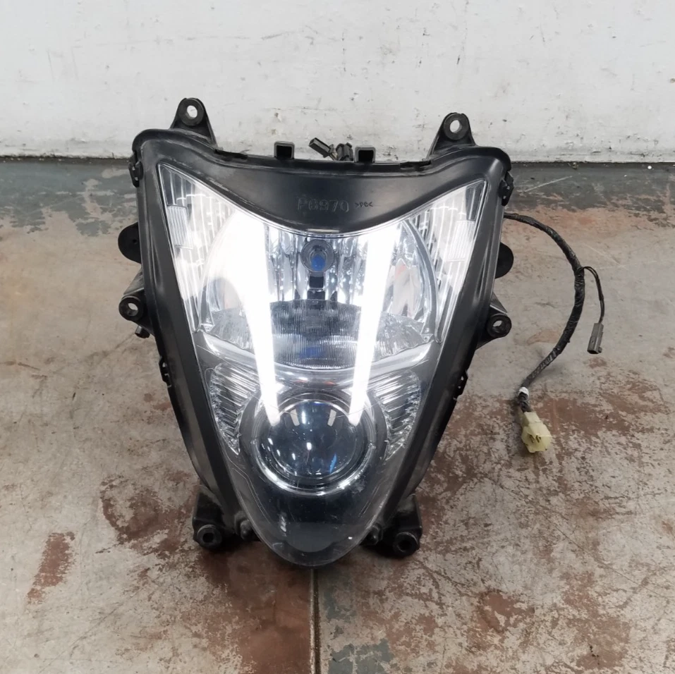 2012 08 - 18 Suzuki Hayabusa Head Light Assembly #0863 S2 Foto 1 de 4