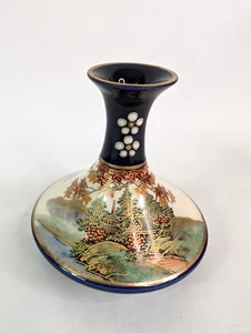 Japanese Satsuma Small Cobalt Vase Hand Painting of a Palace in the Forest - Bild 1 von 9