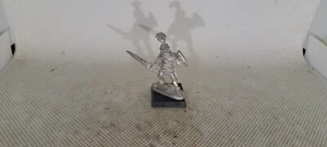 28mm Retro Warhammer - Knight w/ Sword Type 1 - Picture 1 of 3
