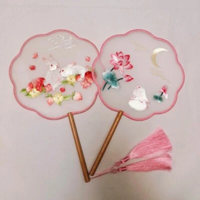 1X Abanico Bordado Doble Cara Lindo Chino Estilo Retro Borla Baile Accesorios Abanico Foto 1 de 4