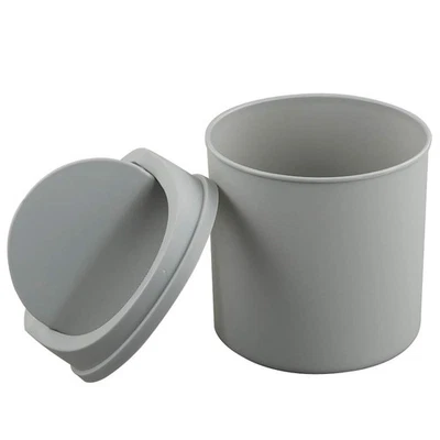 Mini cubo de basura de escritorio con tapa oscilante de 2 litros gris Foto 1 de 4