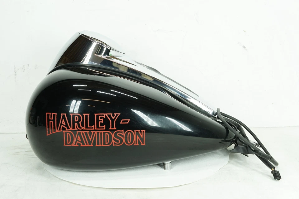 08 Harley Touring Street Glide 燃油箱汽油储罐和控制台无钥匙 — 第 1/4 张图片