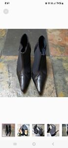 Manolo Blahnik sz 36.5 ankle boots