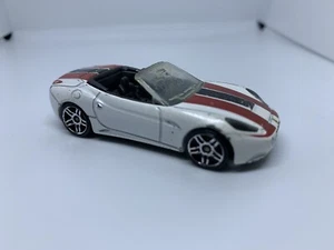 Hot Wheels - Ferrari California - Diecast Collectible - 1:64 Scale - USED - Picture 1 of 2