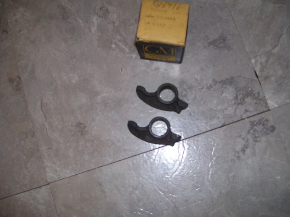 Brazos basculantes derecho motor Oldsmobile 1961 1962 1963 Olds F85 #578038 NOS GM Oldsmobile Foto 1 de 3