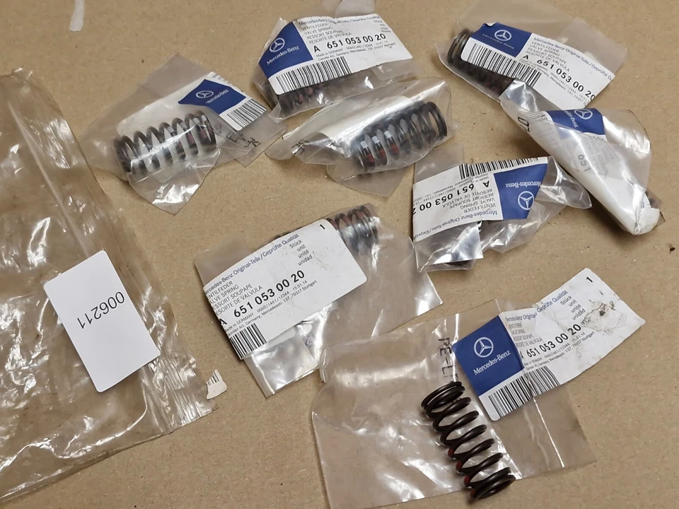 Mercedes Sprinter W906 Exhaust Valve Spring X7 A6510530020 Genuine NEW OEM - Image 1 of 4