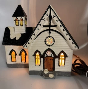 DEPT. 56 SCHNEEHAUS SERIE SCHNEEDORF KIRCHE DER OFFENEN TÜR MIT LICHT 1986 - Bild 1 von 19