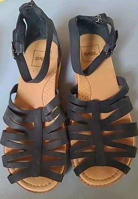 Sandalias Teva para mujer 8,5 Encanta Gladiador negras correa al tobillo punta abierta SN 1019297 Foto 1 de 4