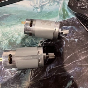 Par de motores de 12 V para autos de paseo Peg Perego, Polaris RZR, John Deere Gator - Imagen 1 de 4