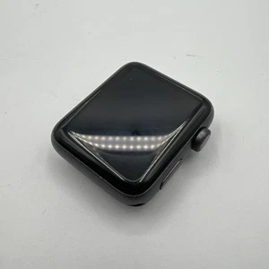 Apple Watch Series 2 A1758 gris sidéral GPS 42 MM pour pièces seulement W032667 livraison gratuite - Photo 1 sur 6