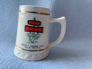 SELTEN 1967 HILLTOP STEAK HOUSE SAUGUS MA SOUVENIR MEMORABILIA MINI BIERKRUG/BECHER - Bild 1 von 4