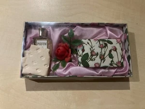 Vintage Geschenk-Set Rose Nr. 498 ALGI Ludwigsstadt Parfüm + Seife + Kunstblume - Bild 1 von 4