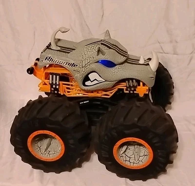 Monster Truck 4x4 Hot Wheels Rhinomite Radio Control NUEVO BRILLANTE Para Piezas/Reparación Foto 1 de 4