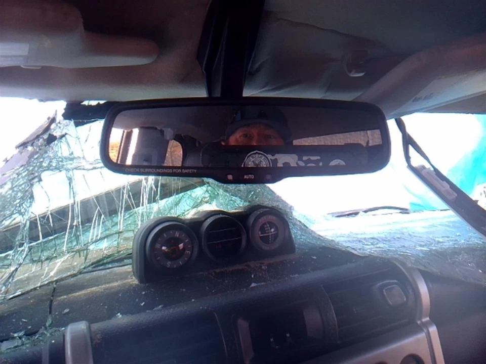 Rear View Mirror Without Rear View Camera Display Fits 09-10 FJ CRUISER 30183888 - Image 1 of 4