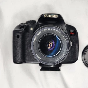 Canon EOS Rebel T5i schermo reflex digitale flip con obiettivo EFS da 18-55 mm - Foto 1 di 13