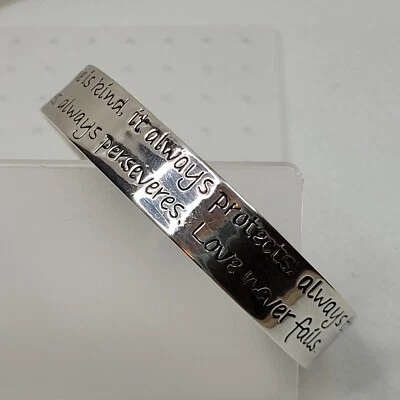 Brazalete Premier Designs tono plata Love Is Patient joyería de moda Foto 1 de 4