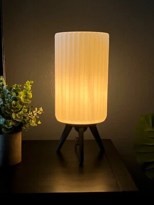 Lámpara Impresa 3D Única - Blanco y Negro Moderno Elegante y Acogedor Iluminación Foto 1 de 3