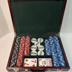 World Poker Tour WPT Poker Chip Set Kirschholzkoffer 370+ Chips rot blau schwarz - Bild 1 von 12