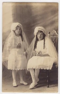 TWO ADORABLE LITTLE GIRLS : RELIGIOUS CEREMONY : BEAUTIFULLY DRESSED : 1904-1918 - Picture 1 of 3