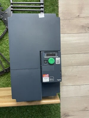 Altivar 320 - variateur de vitesse machine - 11KW - 400V - format compact - Photo 1/4