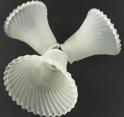 3 abajures de vidro de substituição brancos fosco Chevron para arandela de ventilador de lâmpada  - Imagem 1 de 4