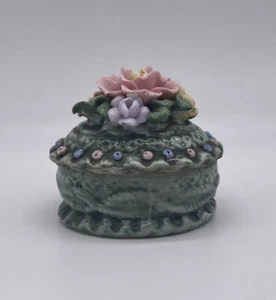 Vintage Porcelain Multicolored Flowers Trinket Box - Picture 1 of 7
