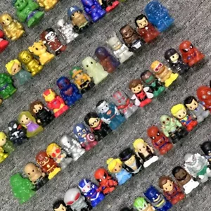 25 piezas Figura aleatoria de Ooshies DC Comics Marvel Disney Toppers Lápiz Juguetes de Película - Imagen 1 de 6
