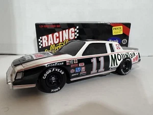 Darrell Waltrip #11 Mountain Dew RCCA Series 1995 1:24 Scale Black Window Bank - Picture 1 of 17