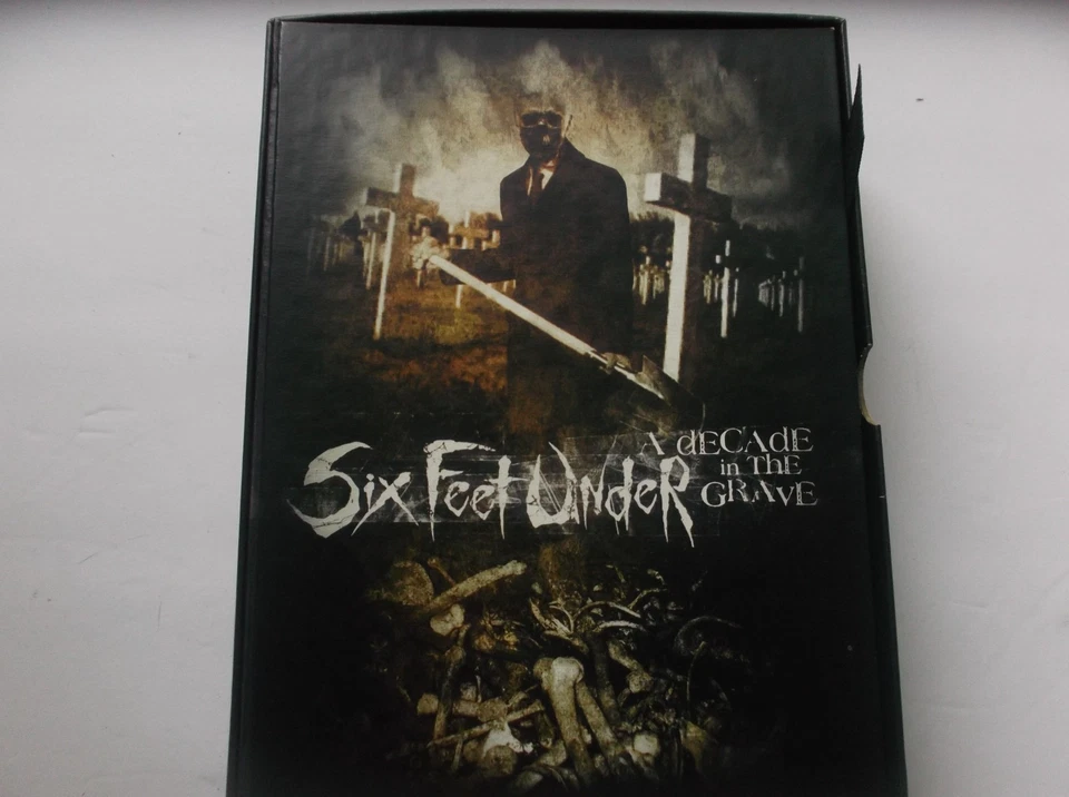 SIX FEET UNDER BOX SET Foto 1 de 4