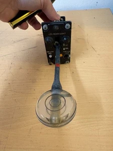 EX MOD Flugzeug LDR Fahrwerksteuerung (R5). - Bild 1 von 3