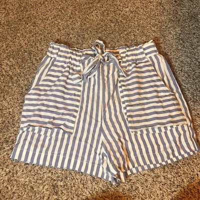 Pantalones Cortos Altar'd State Rayas Corbata Cintura Informales Verano Azul Blanco Talla L Foto 1 de 4