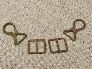 WWI ORIGINAL GERMAN PICKELHAUBE CHINSTRAP BUCKLES RELIC from CHRISTMAS BATTLES - Picture 1 of 2