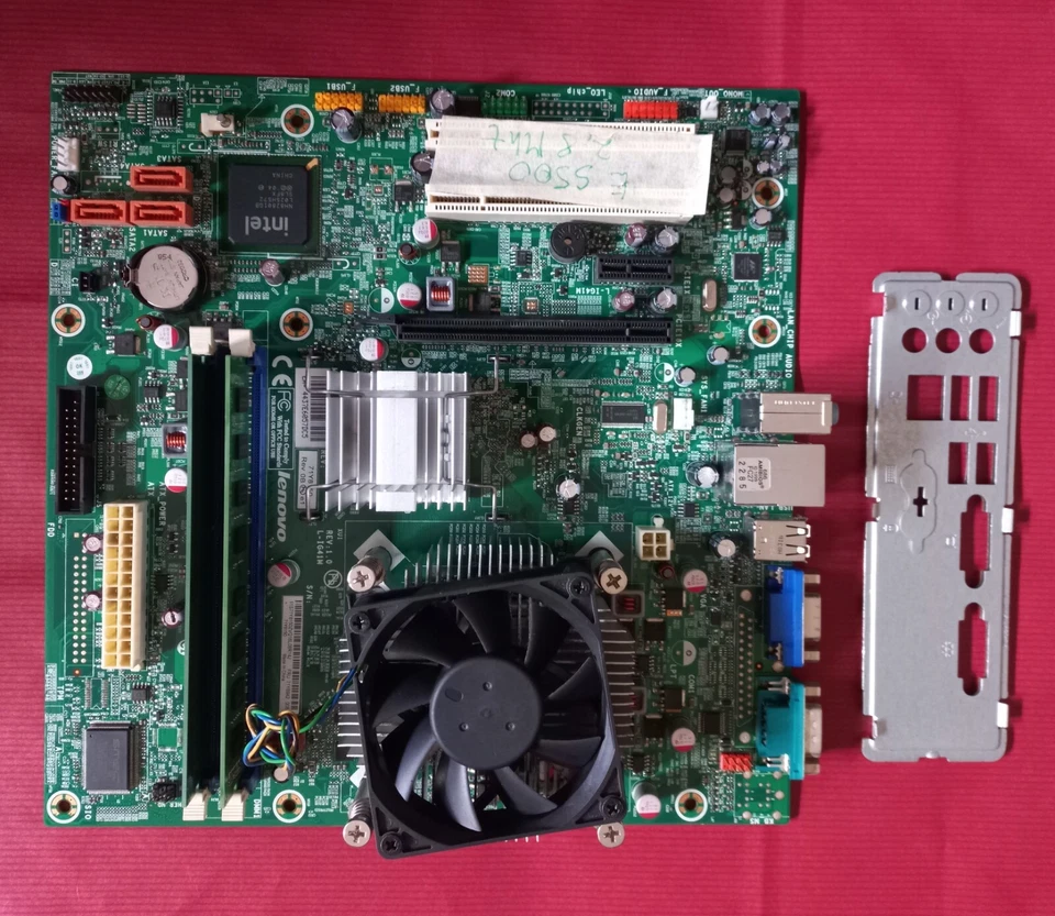 Scheda Madre Lenovo 71Y8150 LGA775 + CPU E5500+ RAM 2 Gb DDR3 - Immagine 1 di 1