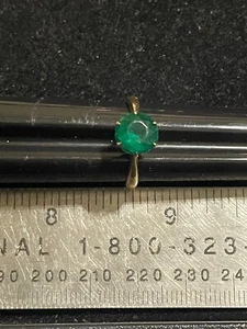 ANELLO SOLITARIO IN ORO GIALLO 14 KT CON PIETRA VERDE MISURA 6 - Foto 1 di 7