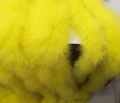 Boa Esponjosa Marabú Amarilla 6 pies 2 yardas 50 g Muy Gruesa Foto 1 de 3