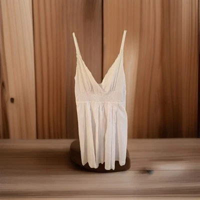 Guess Jeans 女孩 9 码白色带亮片装饰和可调肩带连衣裙 — 第 1/4 张图片