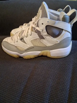 Nike Jumpman Two Trey Medium Grey Summit White DR9631-002 Womens Sz 9.5 Mens 8 - Image 1 of 4