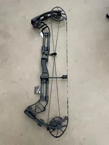 Prime Form Compound Bow Right Handed - Picture 1 of 3