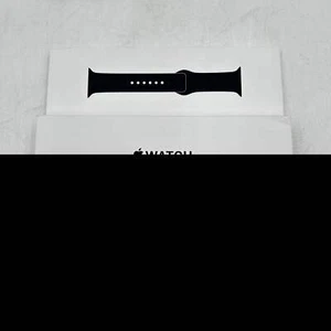 New GPS Only Apple Watch SE 2nd Gen 40MM Midnight Black Sports Band MXE93LL/A - Picture 1 of 8