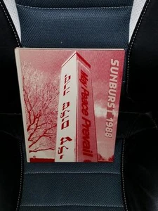 1988 California State University Northridge Yearbook CSUN California No Writing - Picture 1 of 1