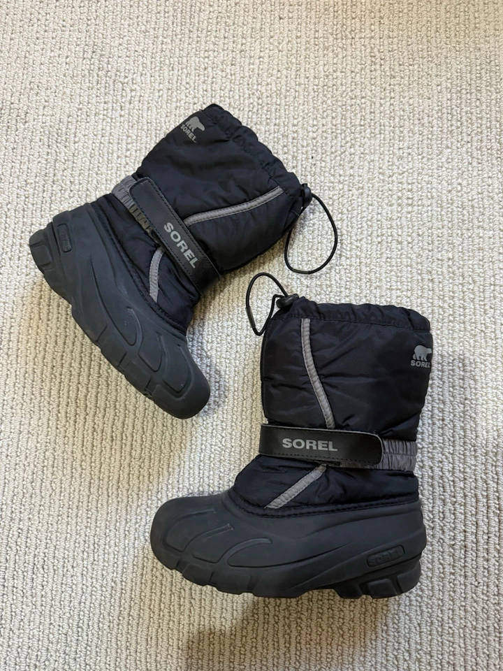 Botas de neve Sorel Flurry crianças jovens inverno preto impermeável isolado tamanho 2 - Imagem 1 de 4