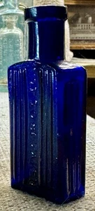 1905 Very Small Cobalt Blue Poison Bottle - Almost Purple (K325) - Bild 1 von 4