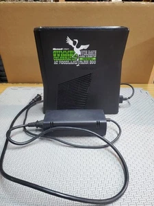 Xbox 360 S - Edizione Interna Estate 2011 - Foto 1 di 5