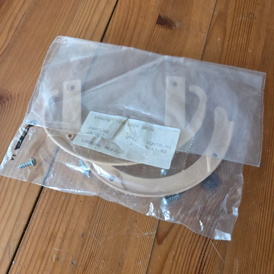 🌸 Laerdal Resusci Anne Bracket for Neck Skin *neu*  🌸 - Bild 1 von 1