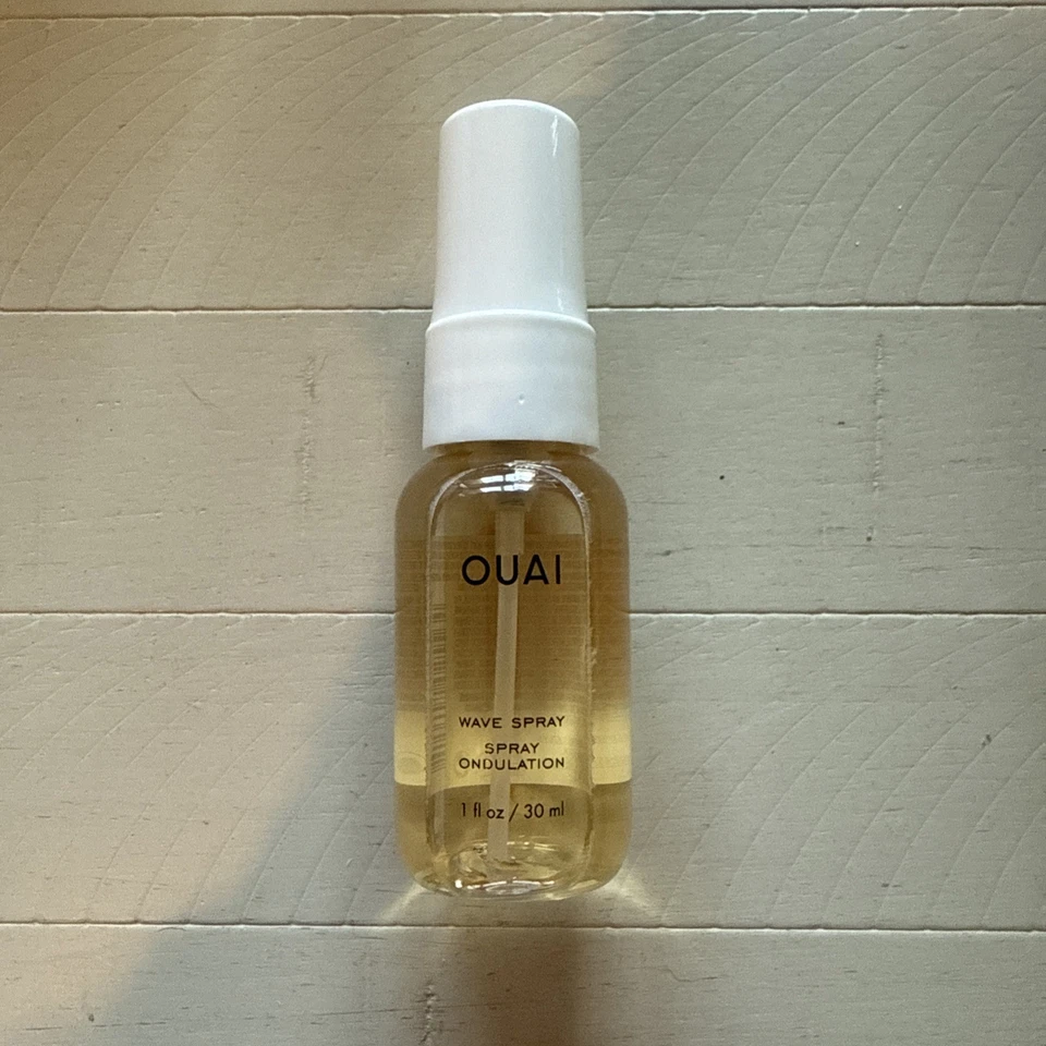 OUAI Mini Wave Spray 1 fl oz/30 ml Texturizador para Cuidados com os Cabelos Tamanho de Viagem - Imagem 1 de 1