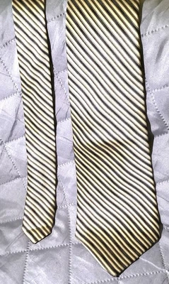 Corbata para hombre a rayas doradas/marrones, hecha por Puritan, toda seda Foto 1 de 4