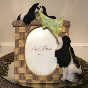 DOGS PLAYING PHOTO FRAME COCKER SPANIELS RESIN 4X6 3D FABULOUS - Picture 1 of 6