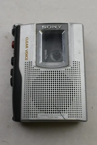 PIEZAS/REPARACIÓN de grabadora de voz casete estándar portátil Sony TCM-150 - Imagen 1 de 5