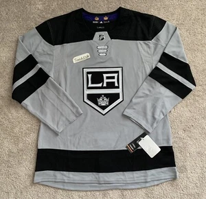 Nuovo! Autentica maglia alternativa Adidas Los Angeles Kings NHL Hockey taglia 52 - Foto 1 di 4