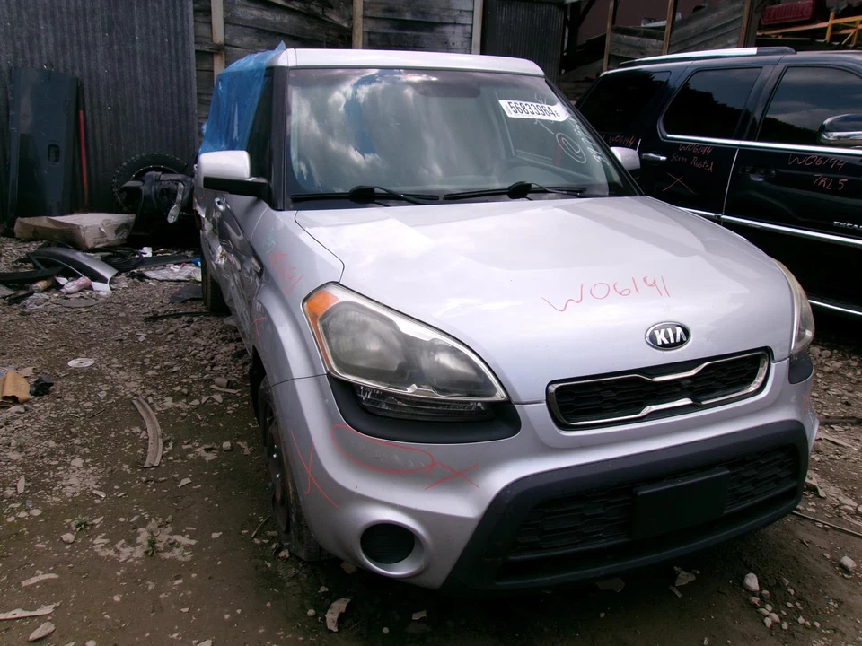 Used Air Cleaner Assembly fits: 2013 Kia Soul 1.6 Grade A - Image 1 of 4